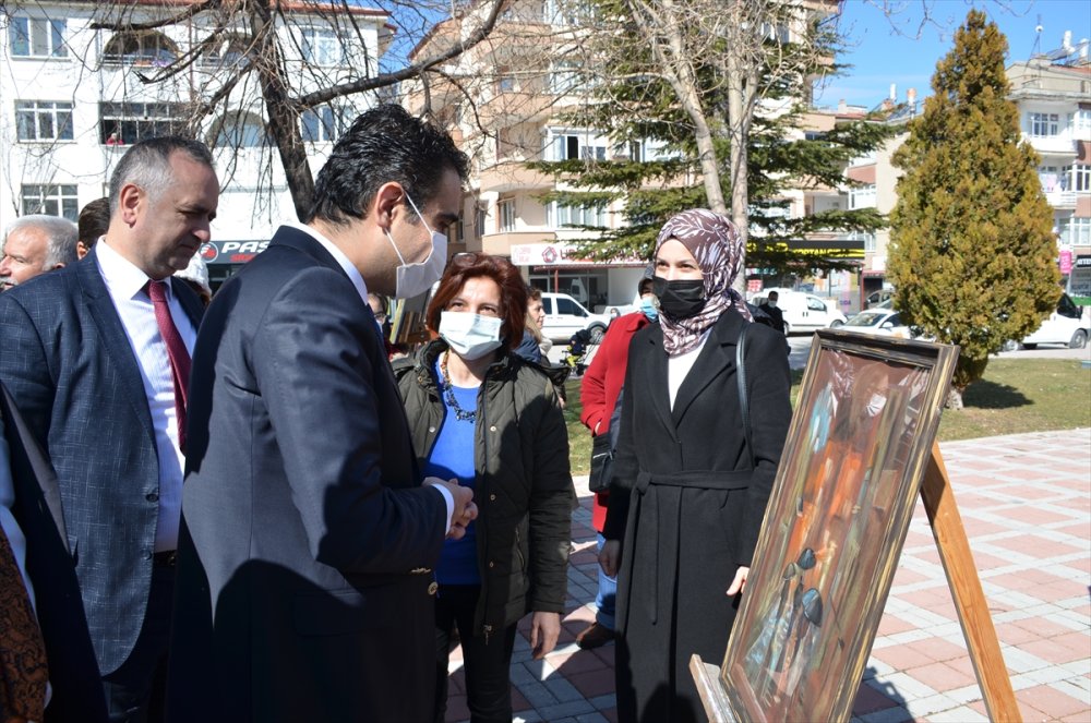 Karaman'da Kadınlar İçlerindeki Renkleri Sergilediler