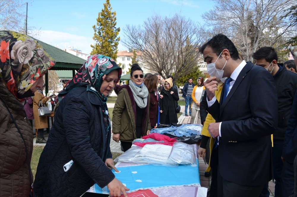 Karaman'da Kadınlar İçlerindeki Renkleri Sergilediler