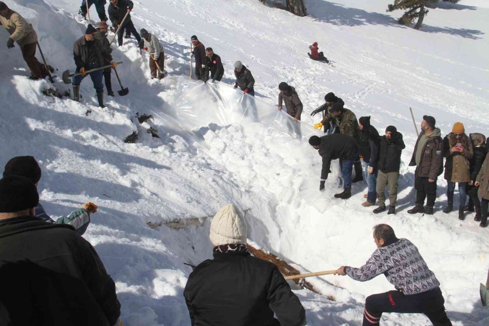 Konya’da Kar Basma Şenliği