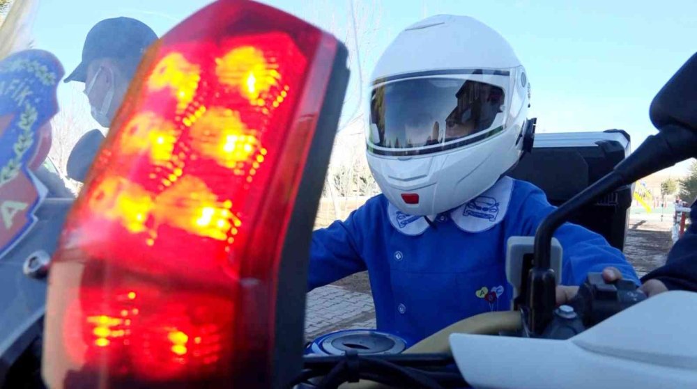 Öğrenciler Jandarmadan Hem Eğitim Aldı Hem Eğlendi