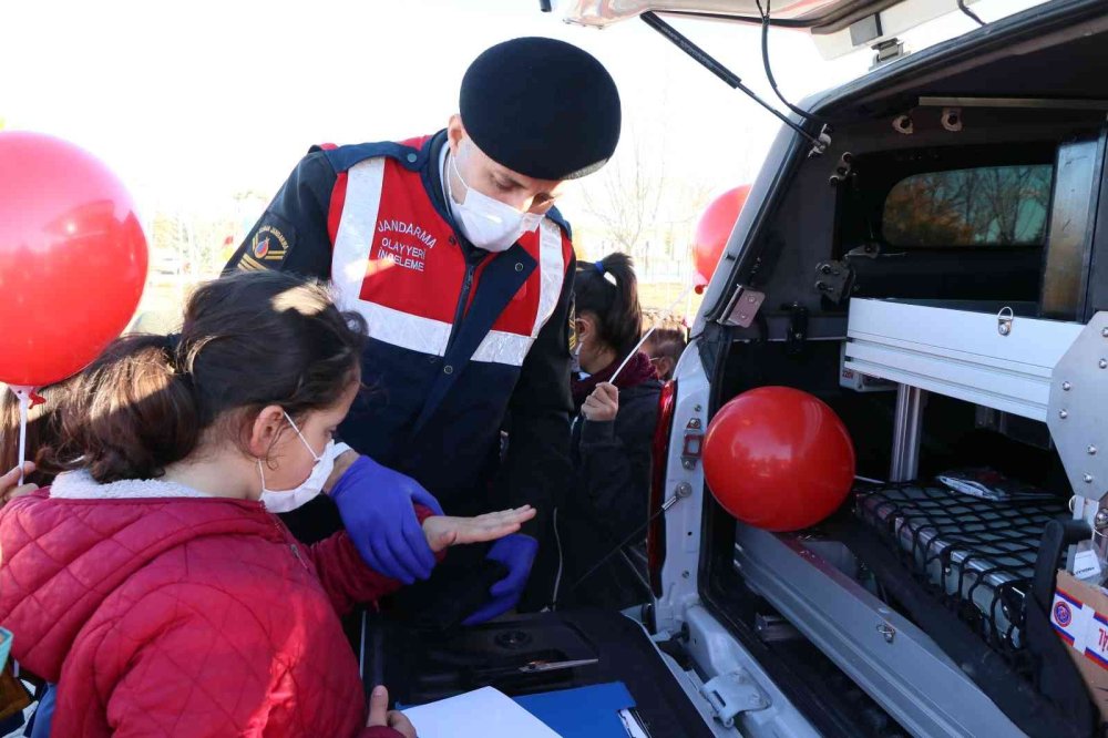 Öğrenciler Jandarmadan Hem Eğitim Aldı Hem Eğlendi