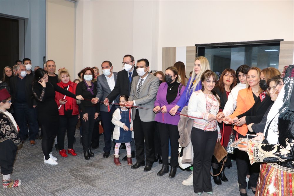 Karaman'da "Geçmişten Günümüze" Defilesi Düzenlendi