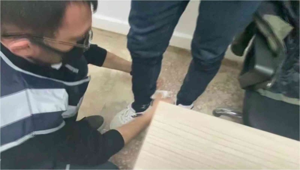 Ehliyet Sınavında Son Umudu Kopyaydı