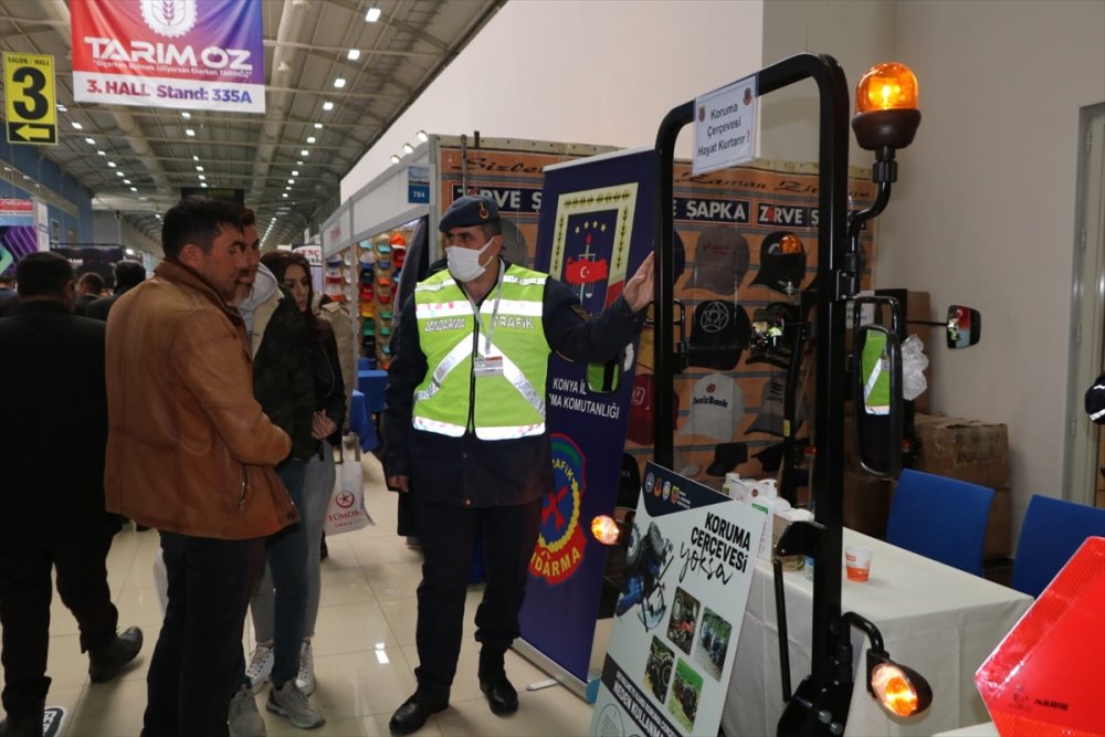 Jandarma Standında Traktör Kazalarına Dikkat Çekildi