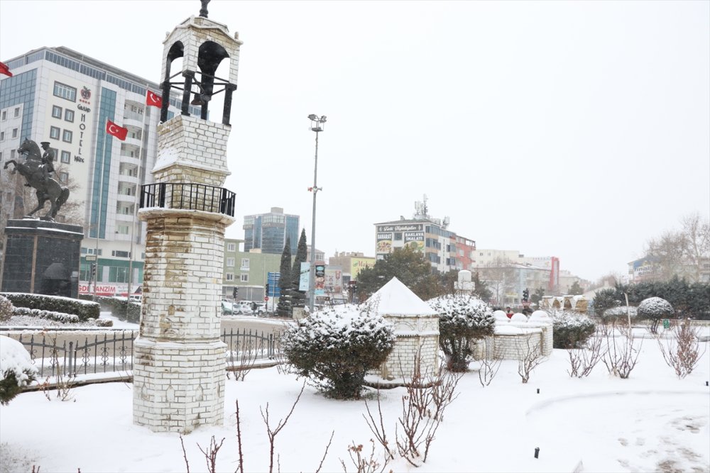 İç Anadolu'nun Doğusunda Kar Yağışı