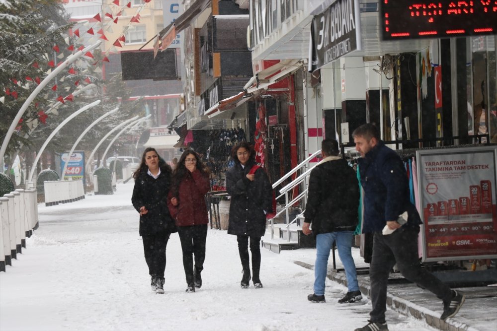 İç Anadolu'nun Doğusunda Kar Yağışı