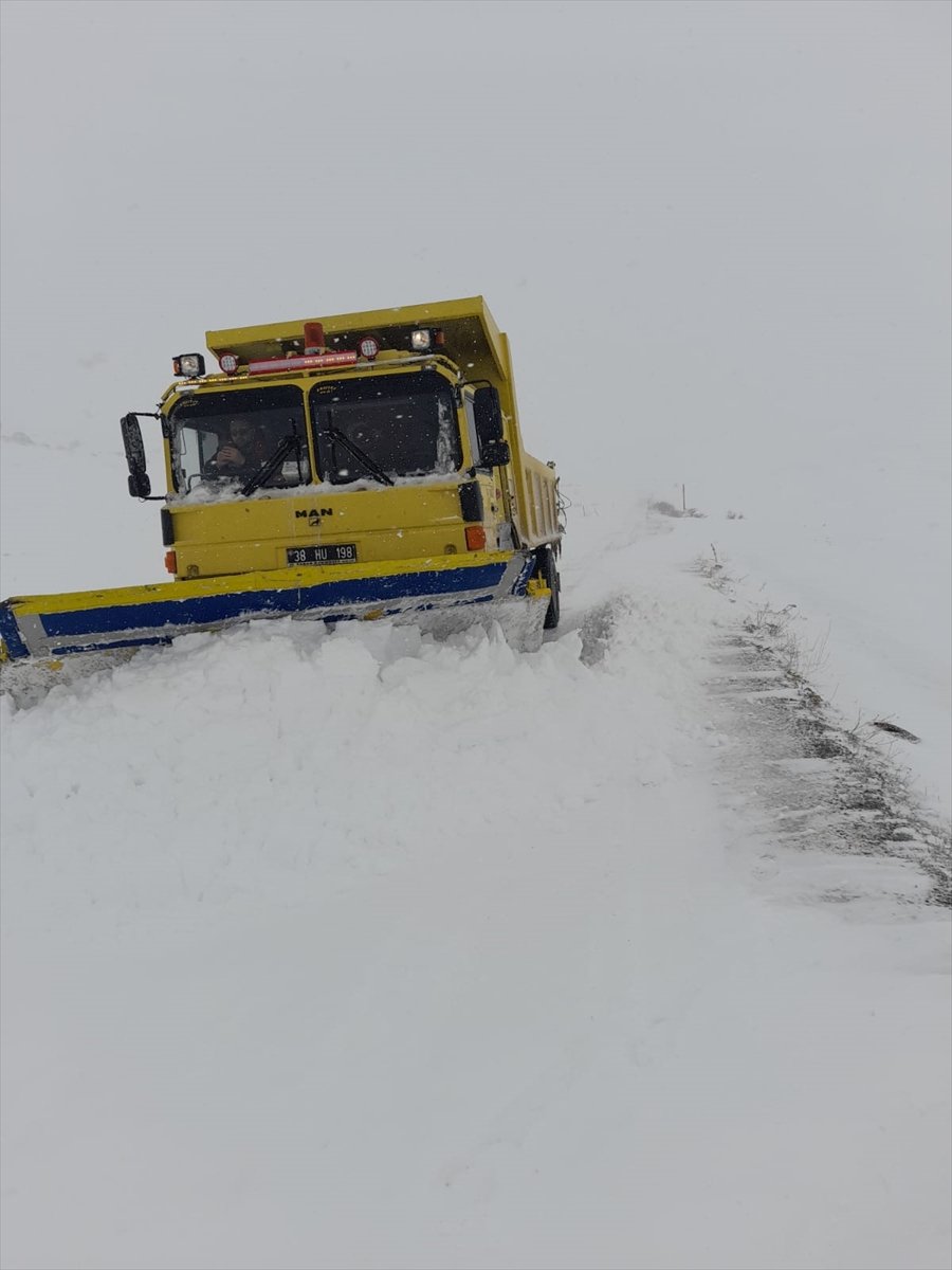 Kayseri'de Kapalı Mahalle Yolu Kalmadı
