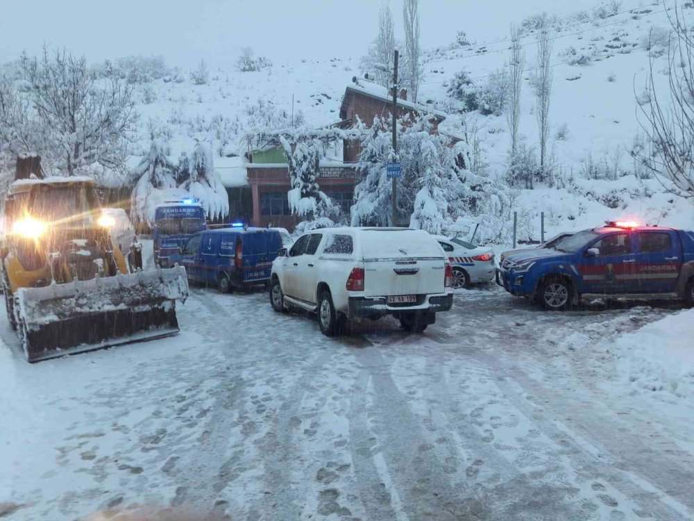 Konya’da Otomobil Dereye Uçtu: 1 Ölü, 1 Yaralı