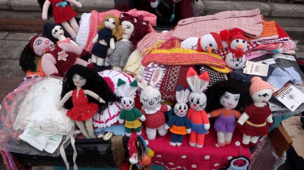 Aksaraylı Kadın El Emeği İle Hem Evine Hem Torununa Bakıyor