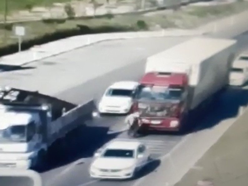 Antalya’da Tırın Altında Kalan Yaşlı Adam Hayatını Kaybetti