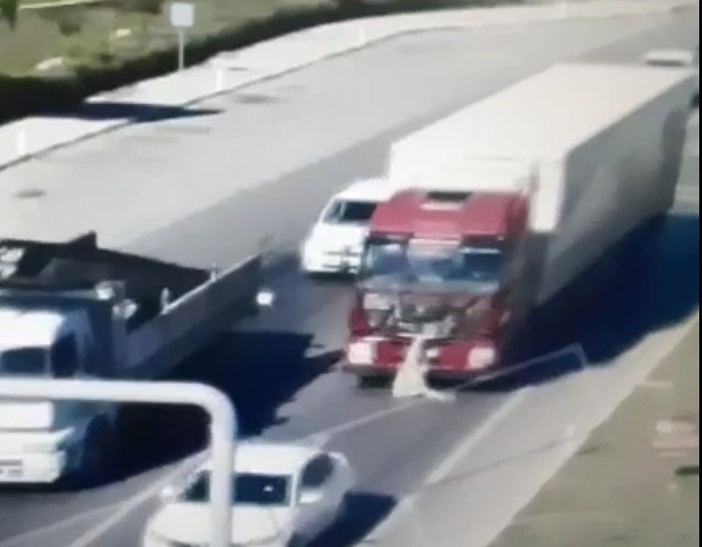 Antalya’da Tırın Altında Kalan Yaşlı Adam Hayatını Kaybetti