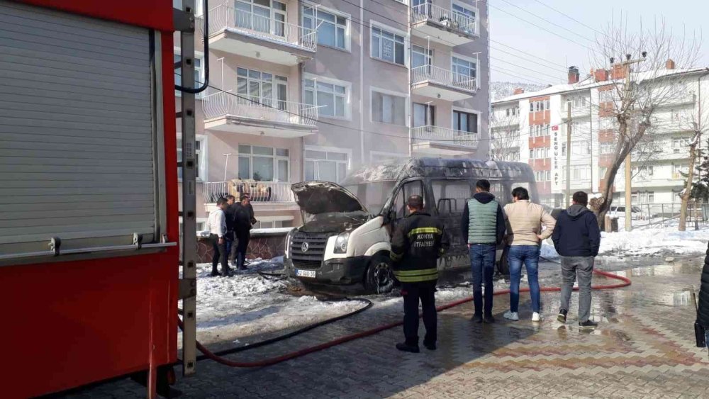 Konya’da Okul Servisi Alev Alev Yandı