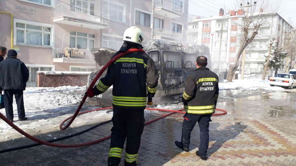 Konya’da Okul Servisi Alev Alev Yandı