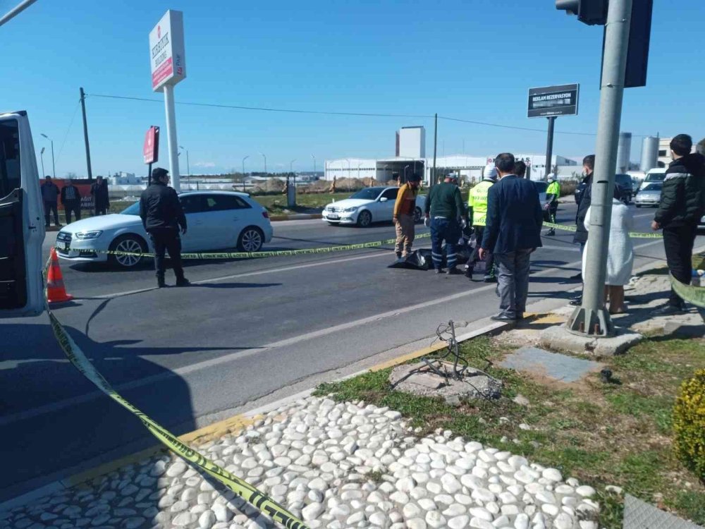 Yolun Karşısına Geçmek İsterken Hayatını Kaybetti