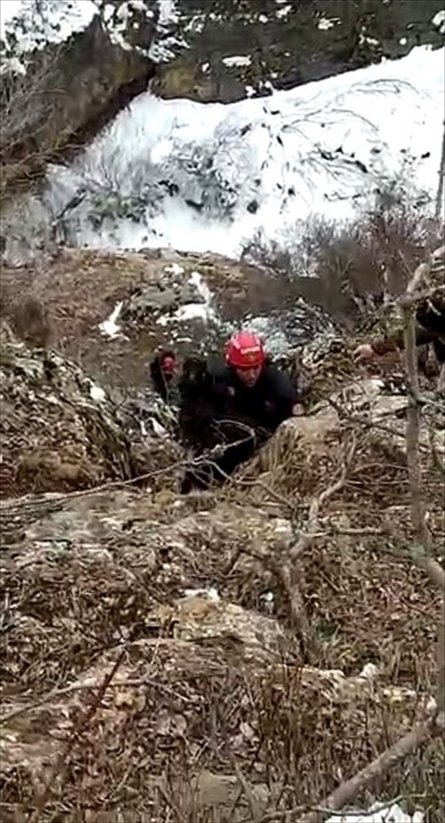 Kayseri'de Keçinin Yardımına İtfaiye Yetişti