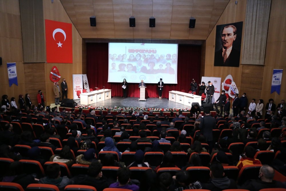 Aksaray'da Sosyal Medya ve İnternet Bağımlılığı Ele Alındı