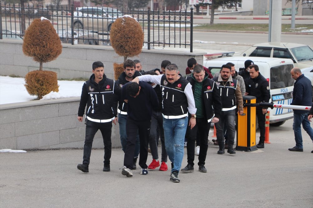 Karaman'da Uyuşturucu Operasyonunda 4 Zanlı Tutuklandı