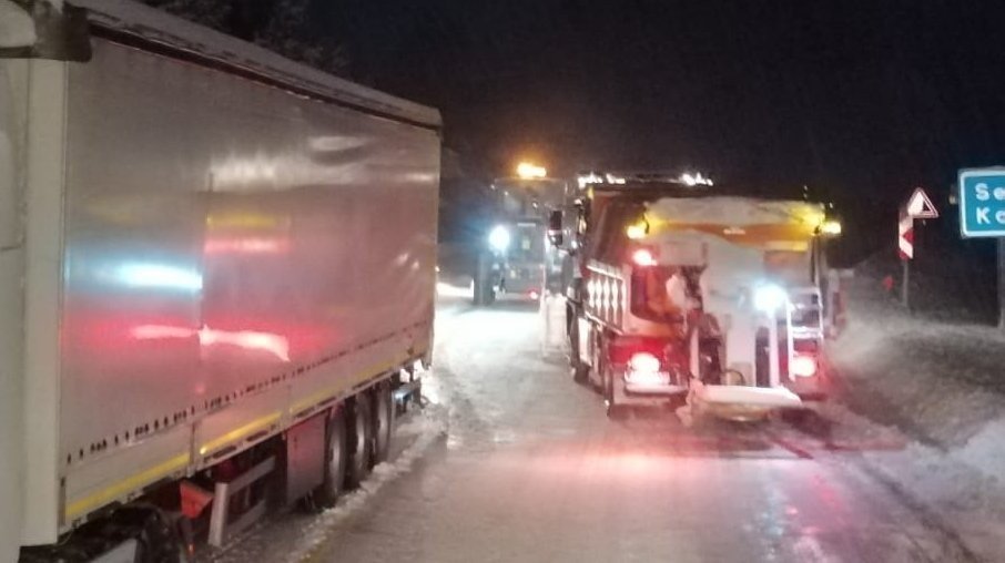 Antalya - Konya Karayolunda Sert Bir Kış Geçiyor