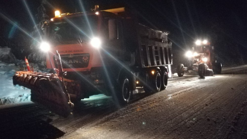 Antalya - Konya Karayolunda Sert Bir Kış Geçiyor