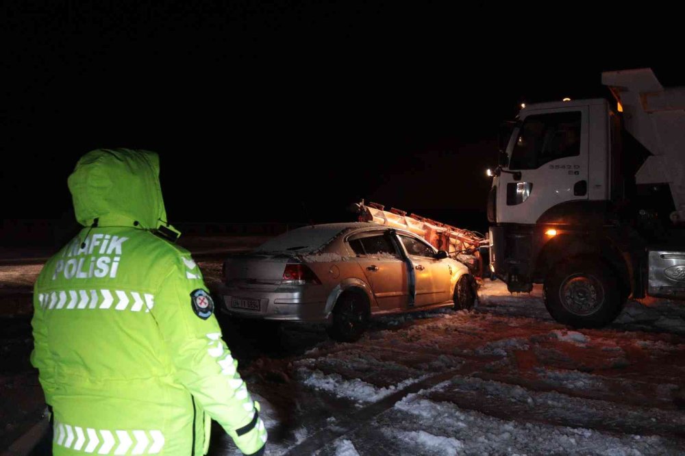 Kayseri'de Feci Kaza: 2 Yaralı