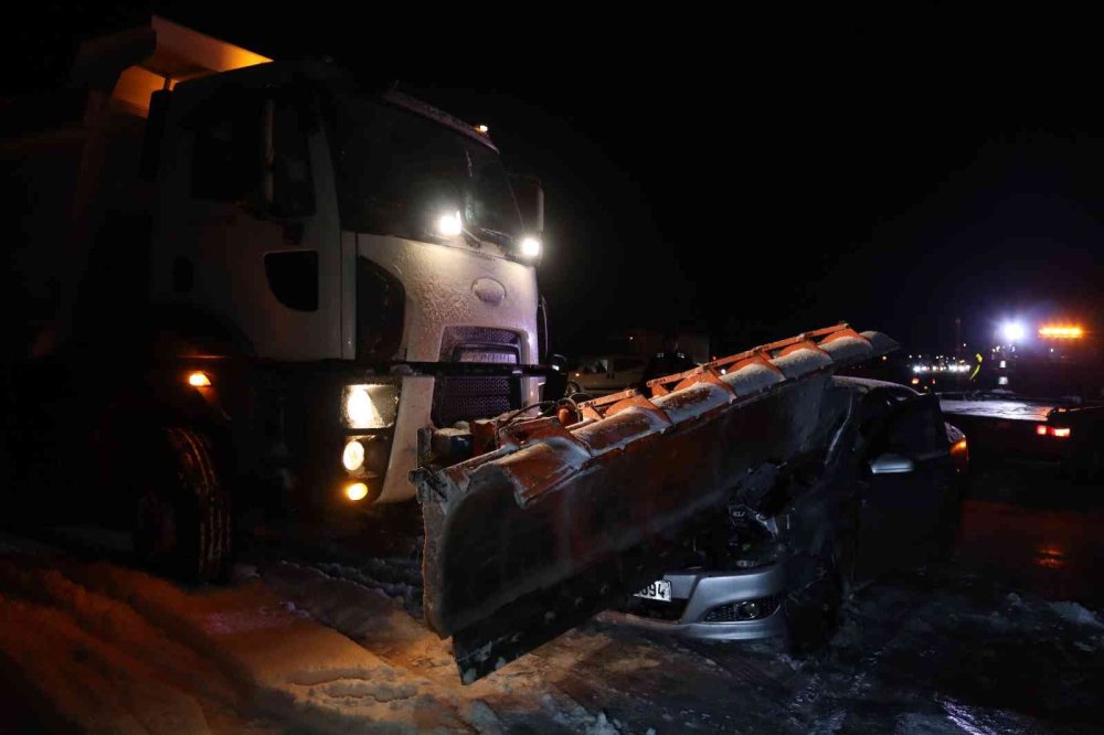 Kayseri'de Feci Kaza: 2 Yaralı