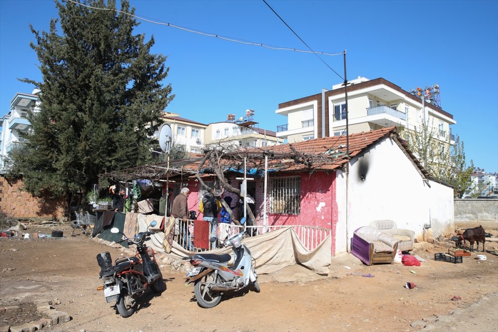 Antalya'da 2 Aylık Bebek Yatağında Ölü Bulundu