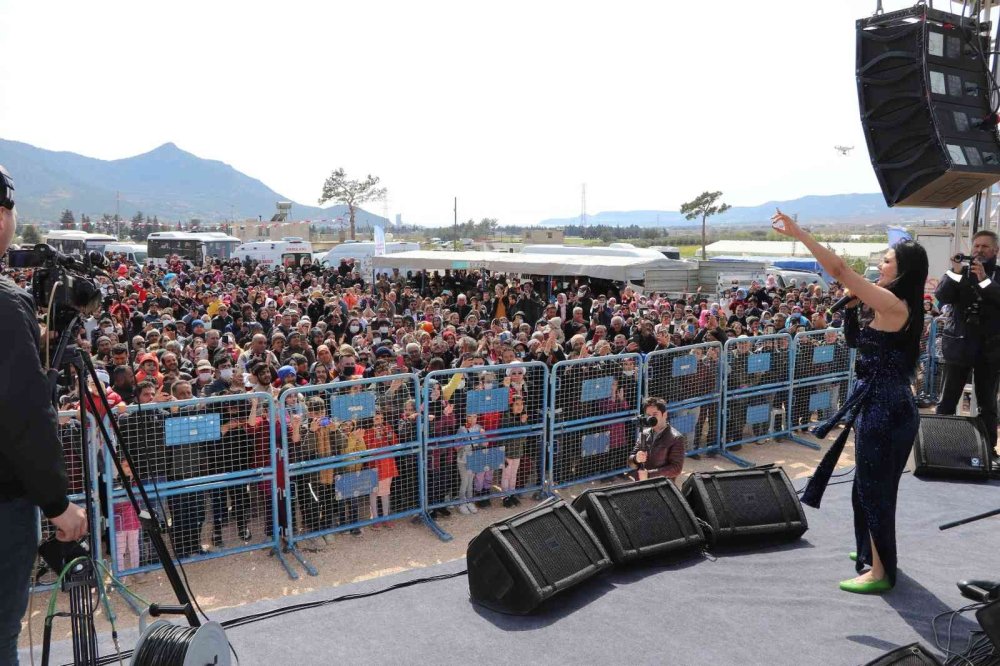 Silifke’de Çağla Festivali Düzenlendi