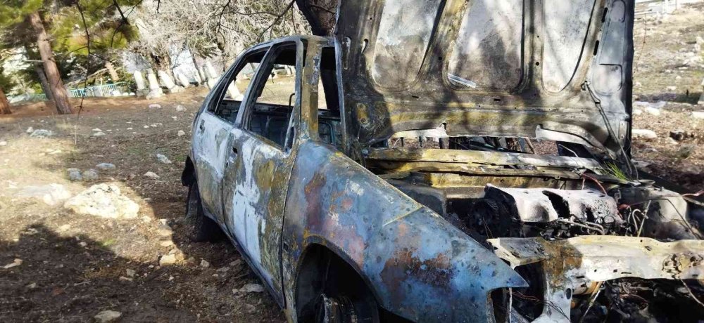 Ermenek'te Otomobil Küle Döndü