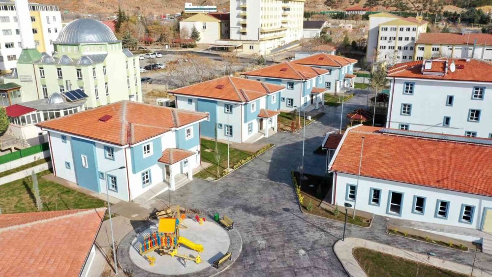 Aksaray’da Sevgi Evleri Protokolle Teslim Edildi