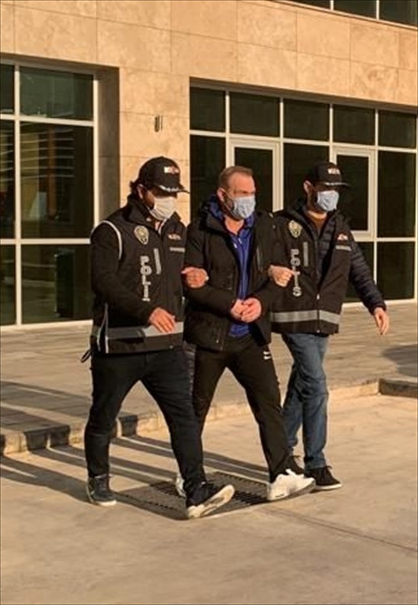 Interpol Tarafından Aranan Kişi Sahte Kimlikle Yakalandı