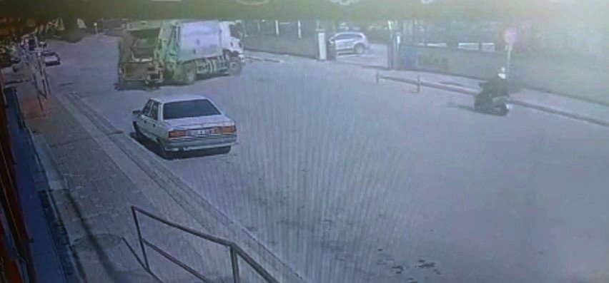 Antalya'da Motokuryenin Öldüğü Kaza Kameraya Yansıdı