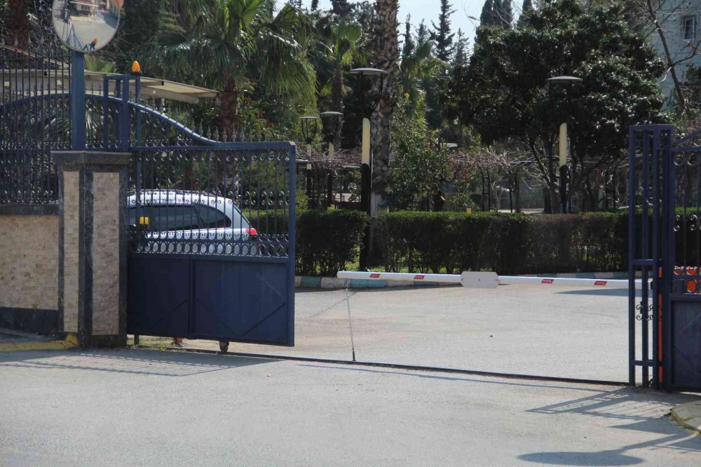 Antalya'da Motokuryenin Öldüğü Kaza Kameraya Yansıdı