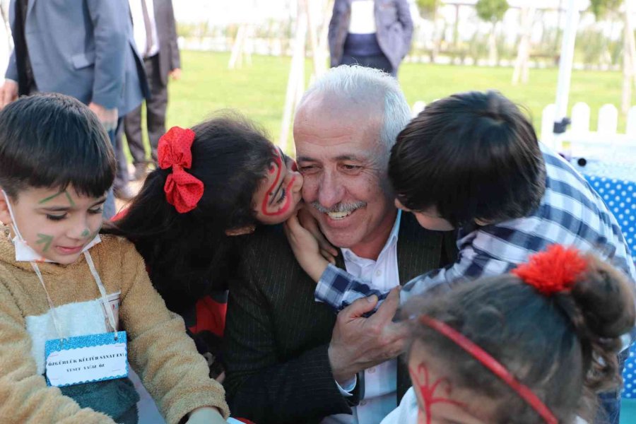 Akdeniz Belediyesinin Düzenlediği Çocuk Şenliği Başladı