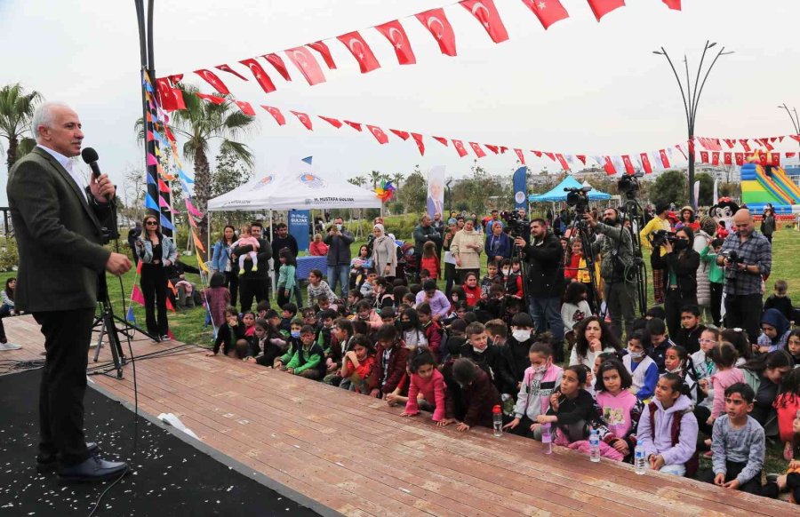 Akdeniz Belediyesinin Düzenlediği Çocuk Şenliği Başladı