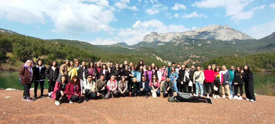 Arkeoloji Öğrencileri Konyaaltı’ndaki Antik Yerleri Gezdi