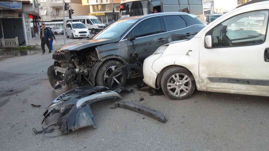 Üç Ayrı Kazada 3 Kişi Yaralandı