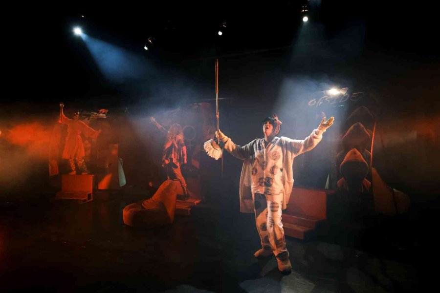 Alanya Belediye Tiyatrosu’nun Yeni Oyunu İzleyiciyle Buluştu