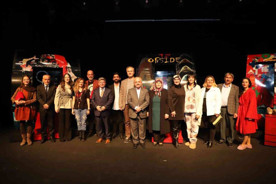 Alanya Belediye Tiyatrosu’nun Yeni Oyunu İzleyiciyle Buluştu