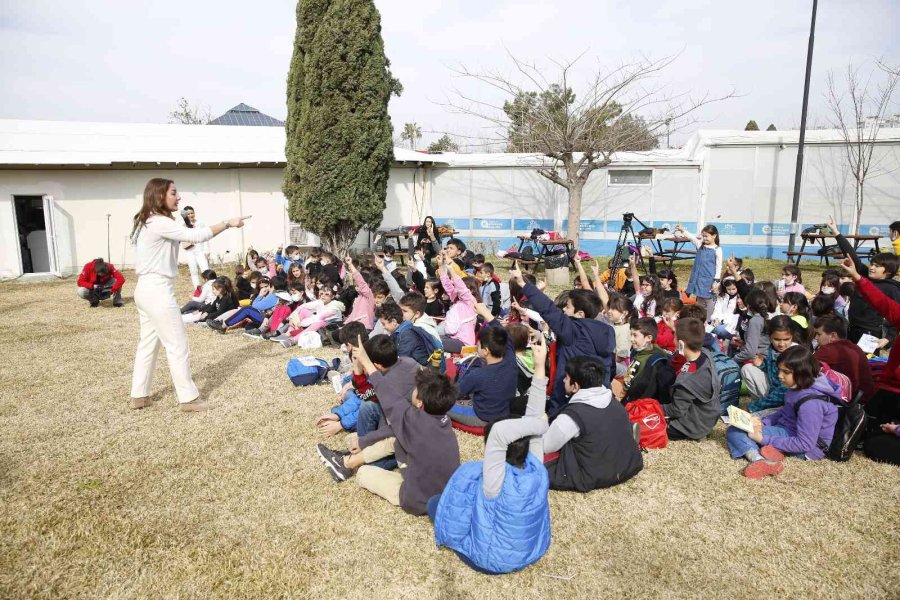 Antalya’da Kütüphane Haftası Etkinlikleri Başladı