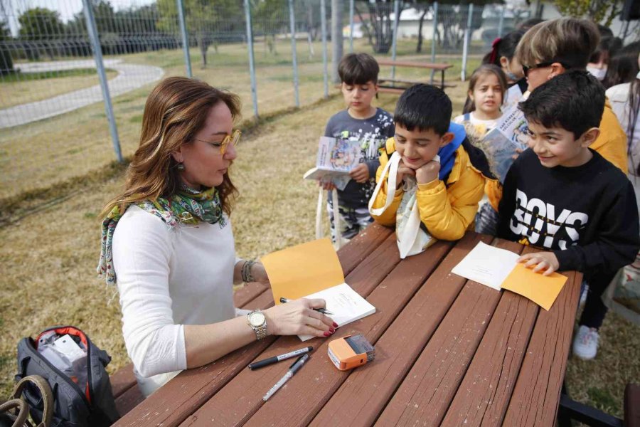 Antalya’da Kütüphane Haftası Etkinlikleri Başladı
