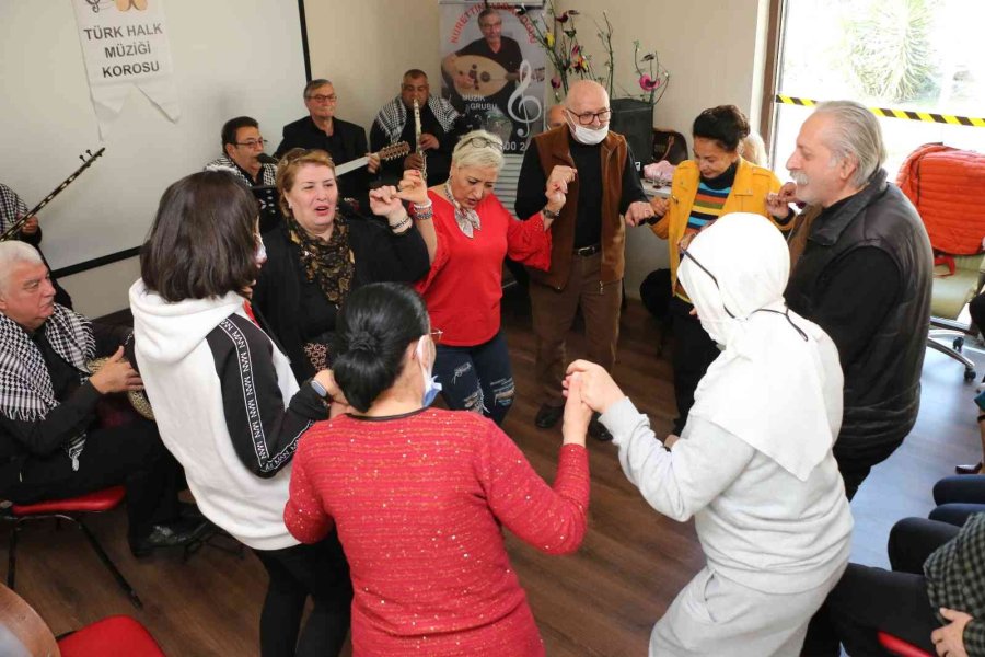 Mavi Ev Alzheimer Merkezi’nde Yaşlılar Haftası Konserle Kutlandı