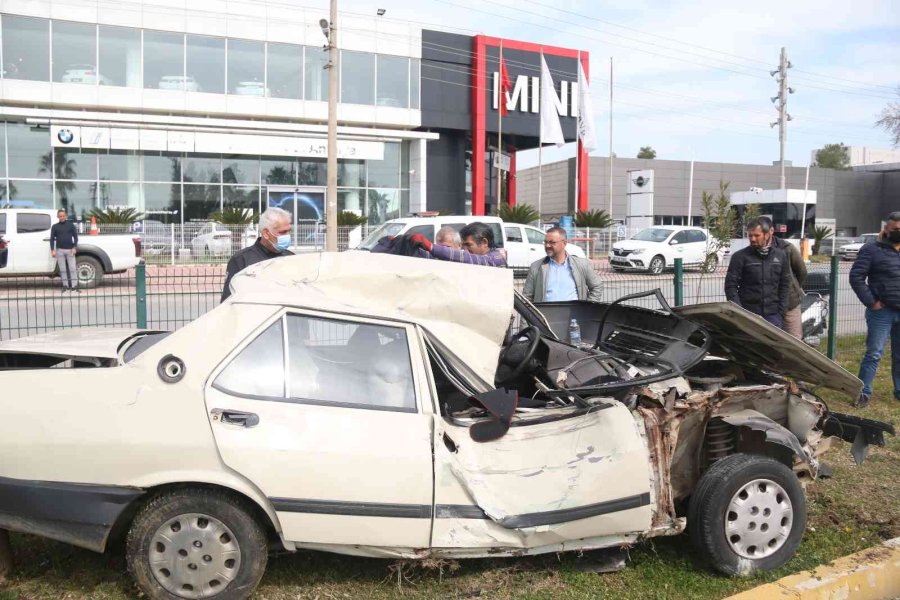Kazada Yaralanan Avukatın Dava Tutanakları Polise Emanet