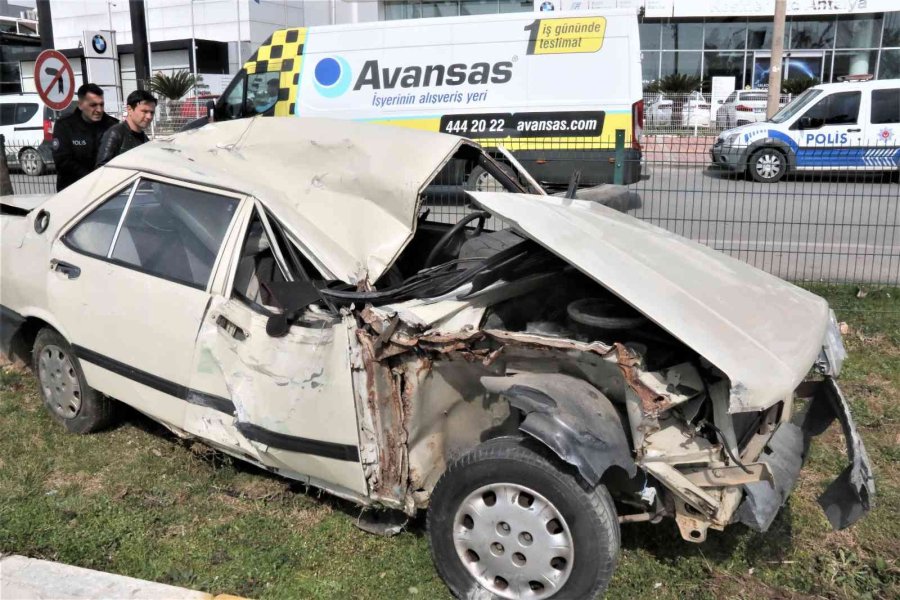 Kazada Yaralanan Avukatın Dava Tutanakları Polise Emanet