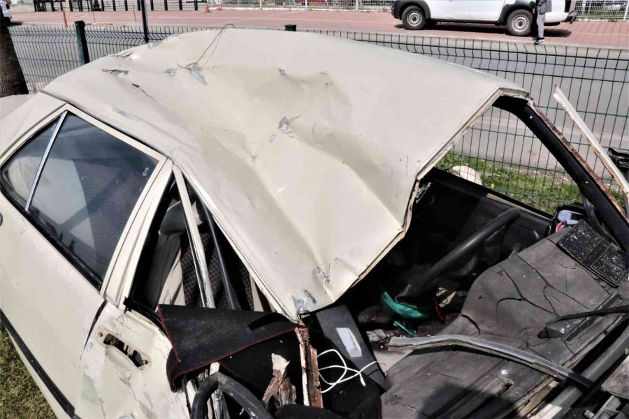 Kazada Yaralanan Avukatın Dava Tutanakları Polise Emanet