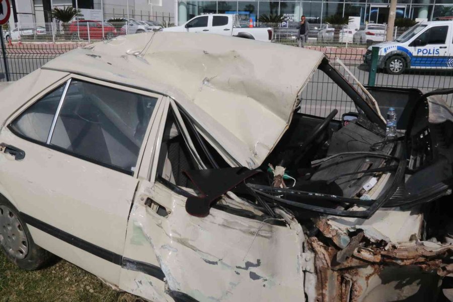 Kazada Yaralanan Avukatın Dava Tutanakları Polise Emanet