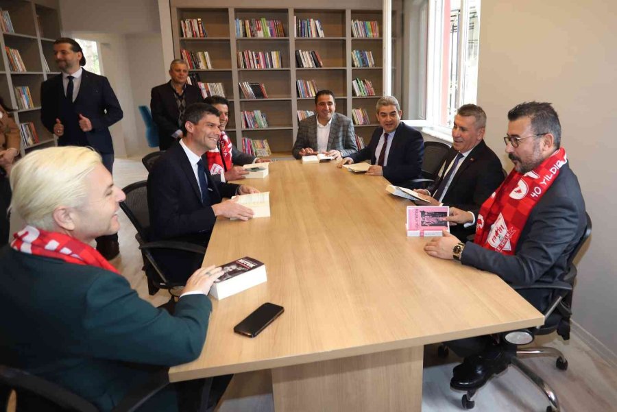 Antalyaspor Ekşili Gençlik Kütüphanesi Açıldı