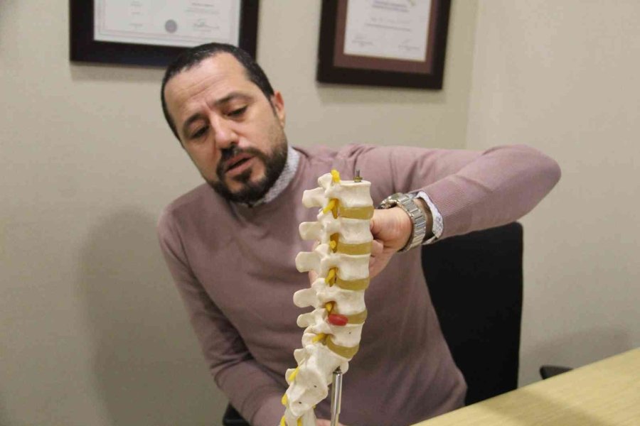 Ameliyat Gerektirmeyen Bel Ağrısına 15 Dakikada Çözüm