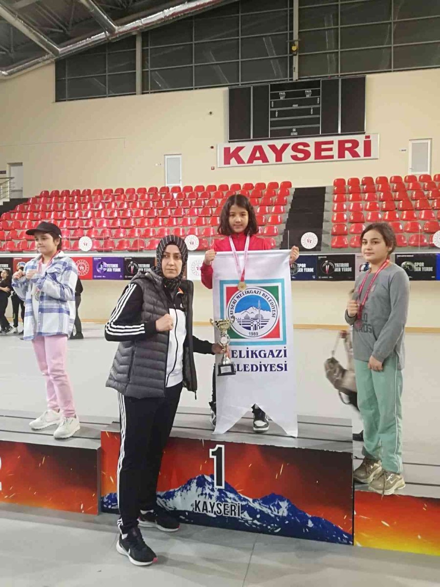 Melikgazi Wushu Takımı Çanakkale Zaferi Kupası’ndan Birinci Çıktı
