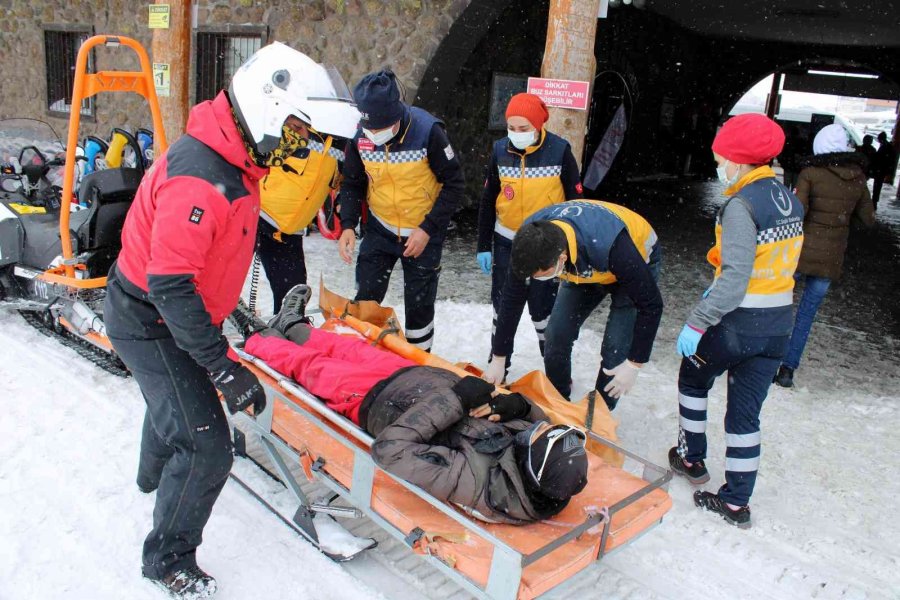 Sağlık Ekipleri Erciyes’te Görev Başında
