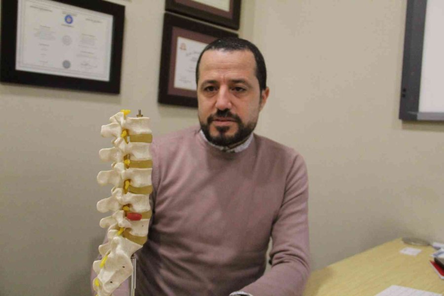 Ameliyat Gerektirmeyen Bel Ağrısına 15 Dakikada Çözüm